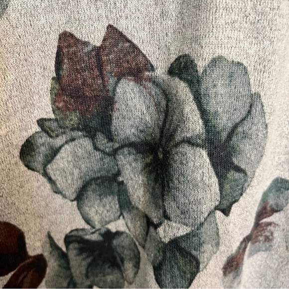 ⭐️3/15⭐️ XXL Reitmans grey floral long sleeve wide neck sweater - Picture 7 of 7